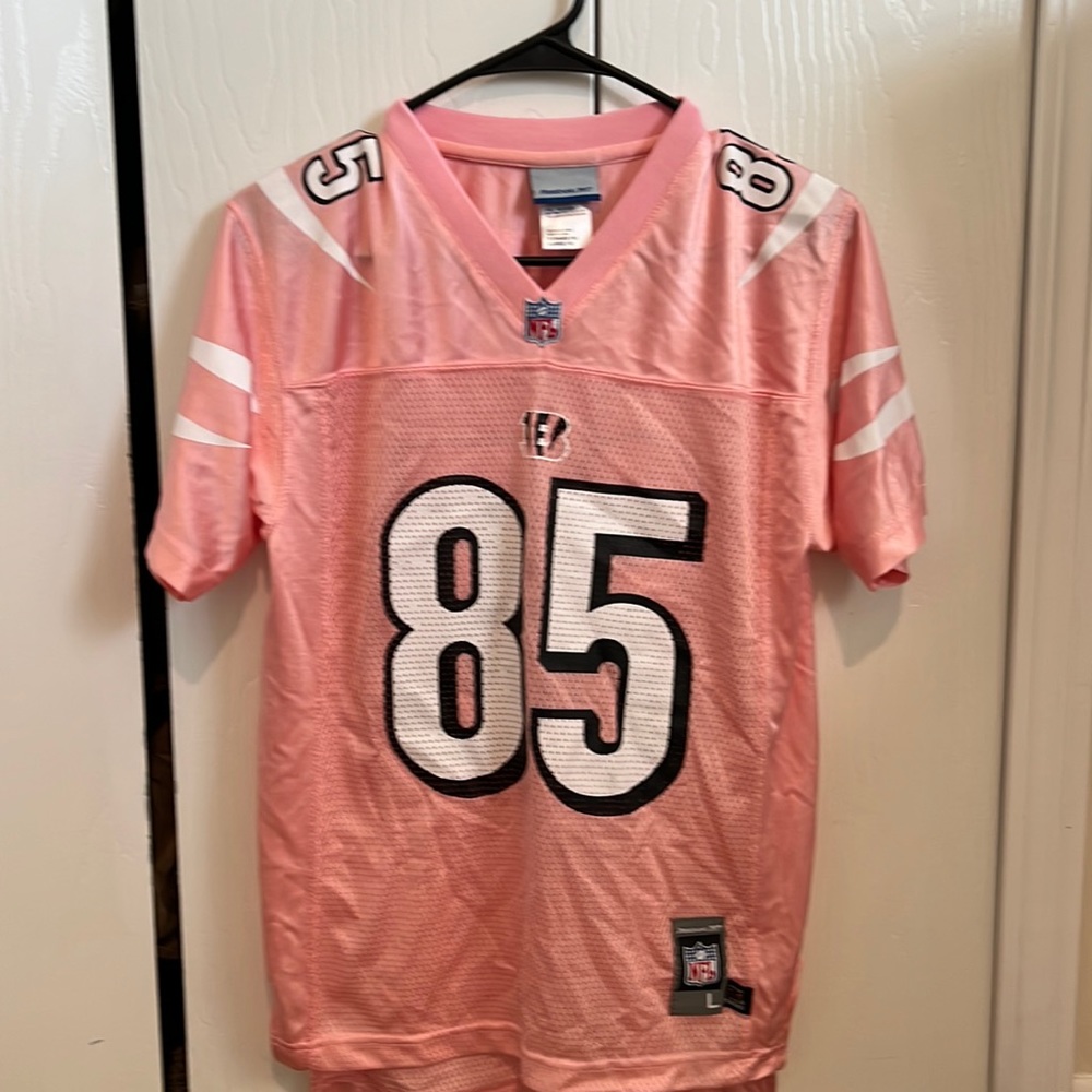 Woman’s pink Cleveland Browns C. Johnson jersey Size Large NFL branded